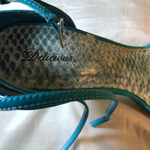 Shoes - Picture 5 of 13